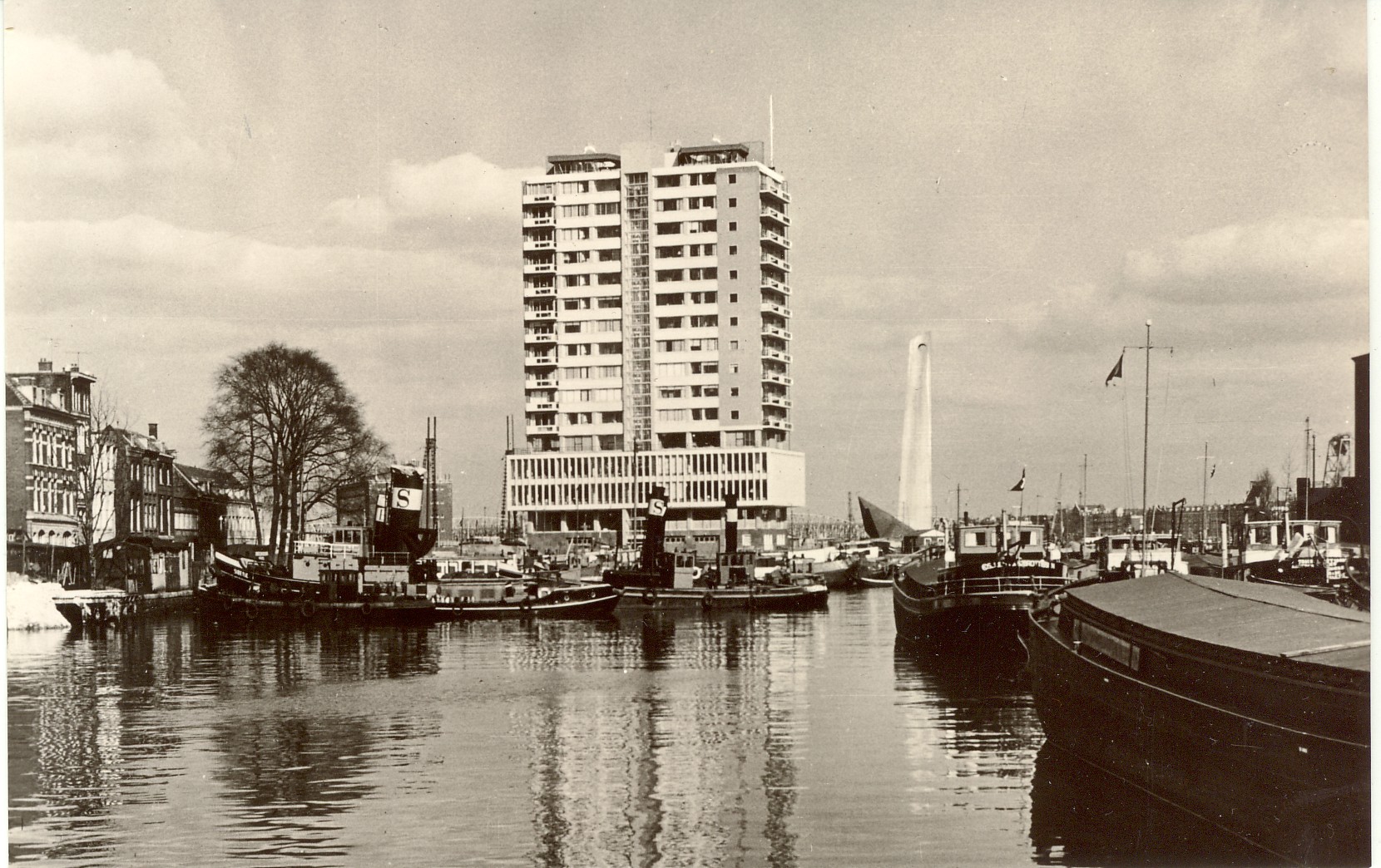 Zalmhaven, Maastorenflat, 1960